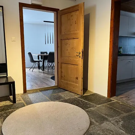 Schoene, Sonnige Parterrewohung 3 Zi. Mit Garten Poschiavo Exterior foto