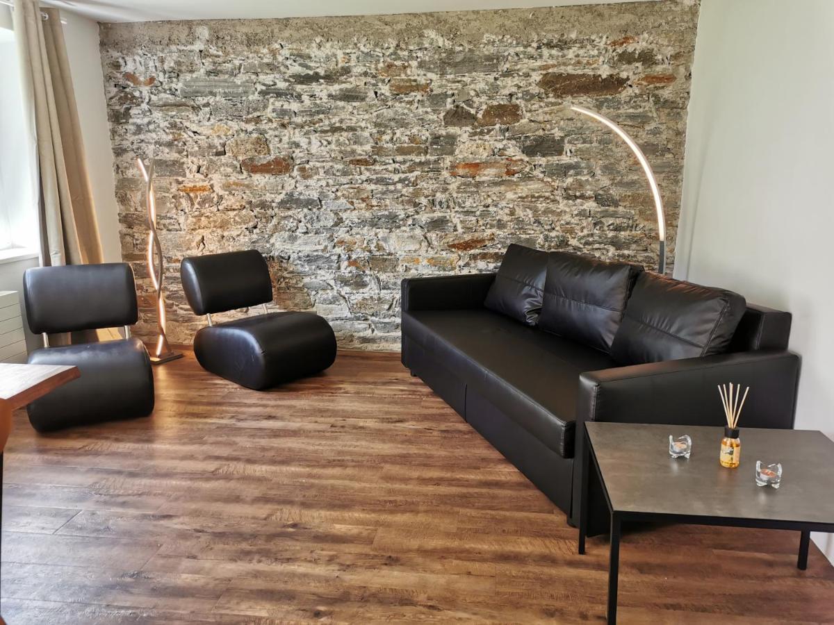 Schoene, Sonnige Parterrewohung 3 Zi. Mit Garten Apartment Poschiavo